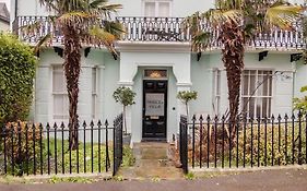 Princes Villa - Large Fully Self Contained Flat, 5 Minutes From The Sea